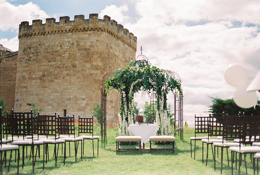 Wedding in medieval castle Buen Amor