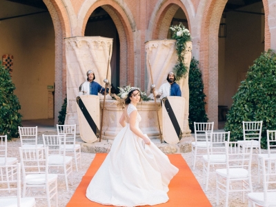 La boda de Lydia y Sandro bajo las techumbres mudéjares del Castillo de Belmonte