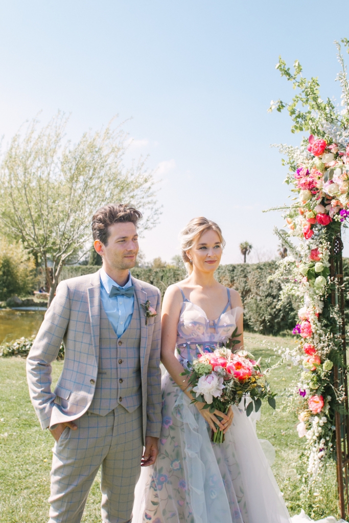 5 ideas muy sencillas para colocar los pétalos en vuestra boda • Beautiful  Blue Brides