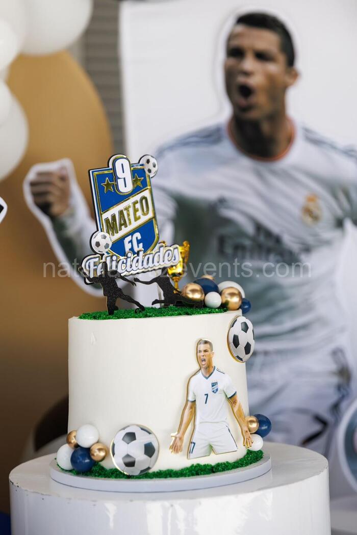 Cumpleaños con temática de fútbol / Foto vía Natalia Ortiz Events Cumpleaños con temática de fútbol / Foto vía Natalia Ortiz Events